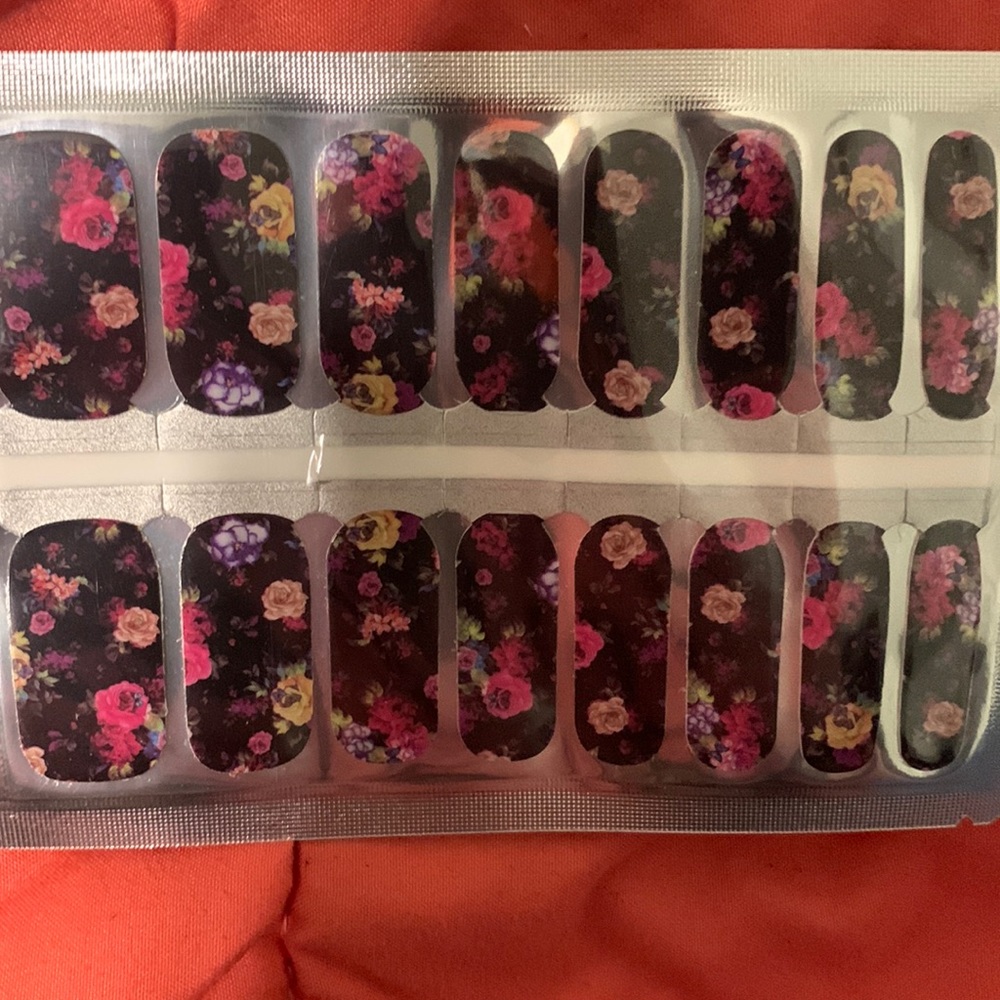 Floral Pattern Nail Style